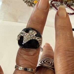 Elegant Black and Silver Crystal Ring